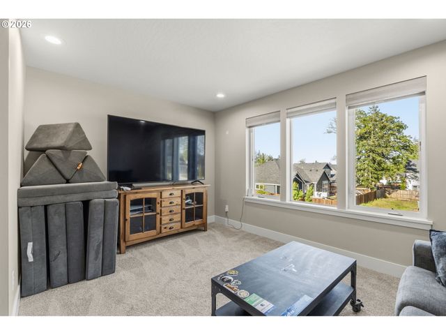 87716 OAKS ORCHARD Rd, Veneta, OR 97487