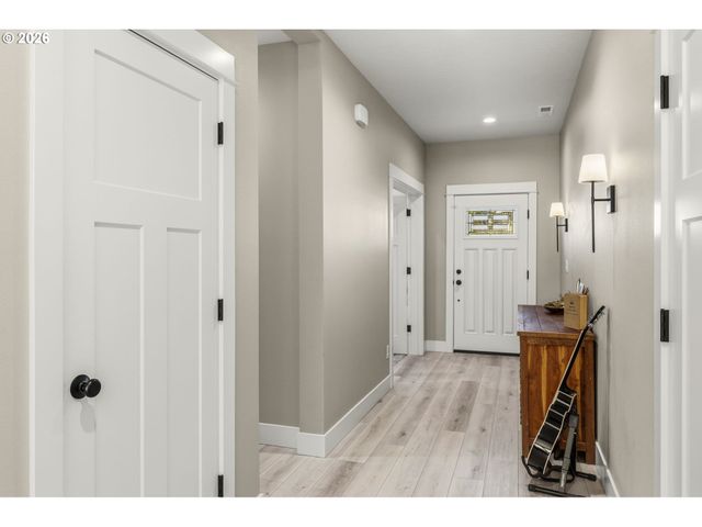 87716 OAKS ORCHARD Rd, Veneta, OR 97487