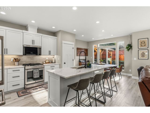 87716 OAKS ORCHARD Rd, Veneta, OR 97487