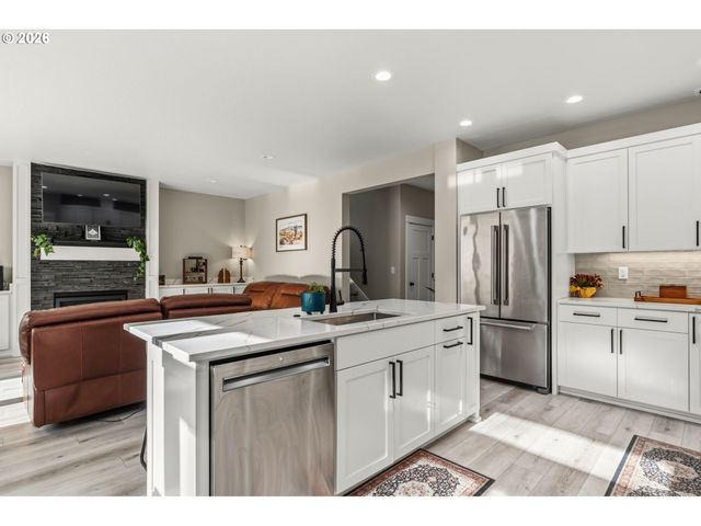 87716 OAKS ORCHARD Rd, Veneta, OR 97487