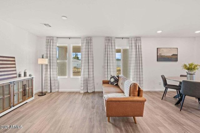 20581 E Cholla Drive, Cordes Lakes, AZ 86333