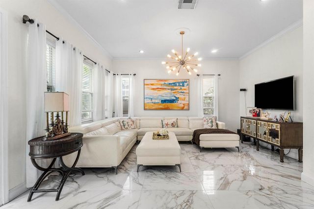 599 Cresta Circle, West Palm Beach, FL 33413