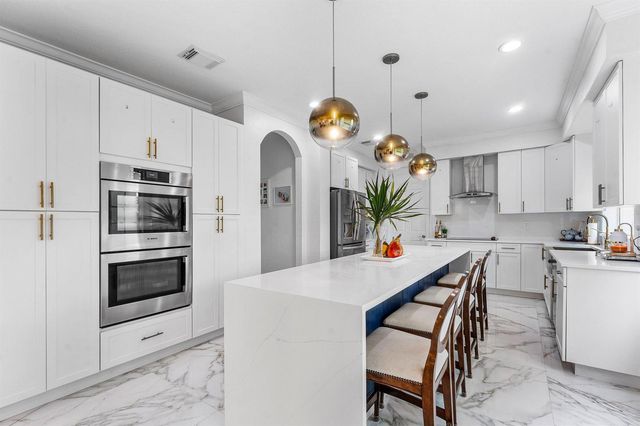 599 Cresta Circle, West Palm Beach, FL 33413