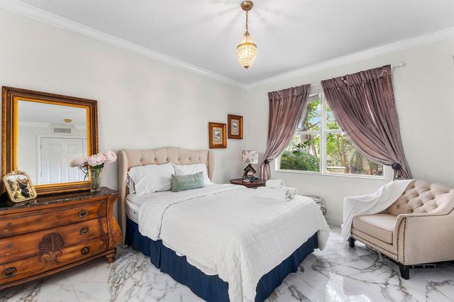 599 Cresta Circle, West Palm Beach, FL 33413