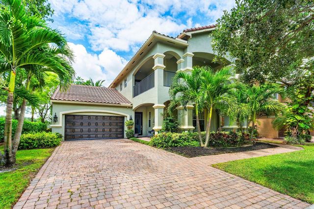 599 Cresta Circle, West Palm Beach, FL 33413