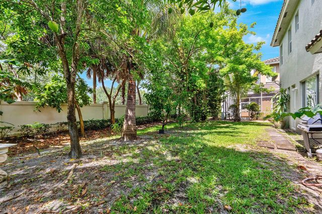 599 Cresta Circle, West Palm Beach, FL 33413