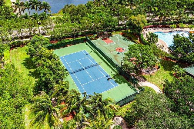 599 Cresta Circle, West Palm Beach, FL 33413