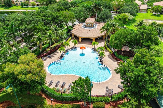 599 Cresta Circle, West Palm Beach, FL 33413