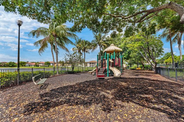 599 Cresta Circle, West Palm Beach, FL 33413