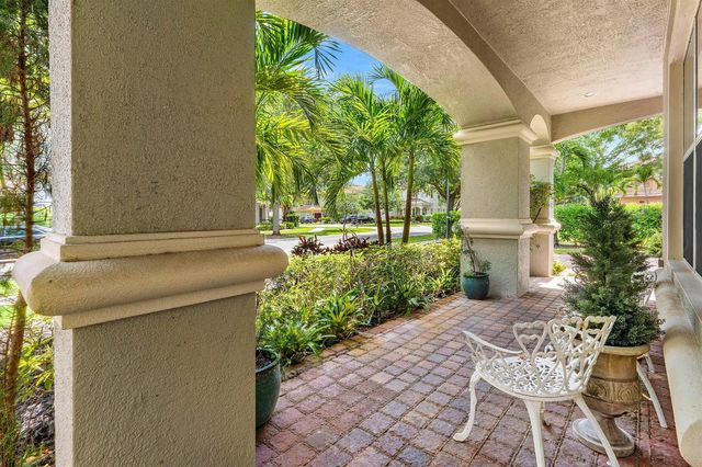 599 Cresta Circle, West Palm Beach, FL 33413