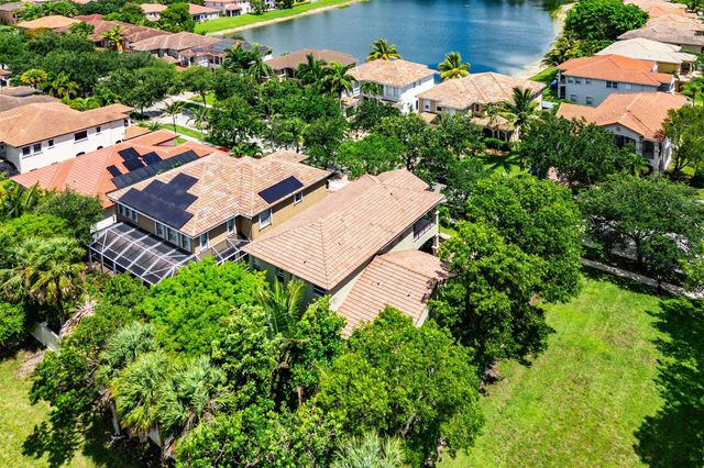 599 Cresta Circle, West Palm Beach, FL 33413