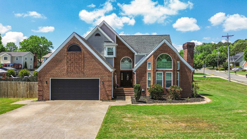 215 Hunters Run Circle, NW, Cleveland, TN 37312