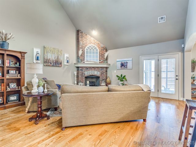 1004 W Elmira Street, Broken Arrow, OK 74012