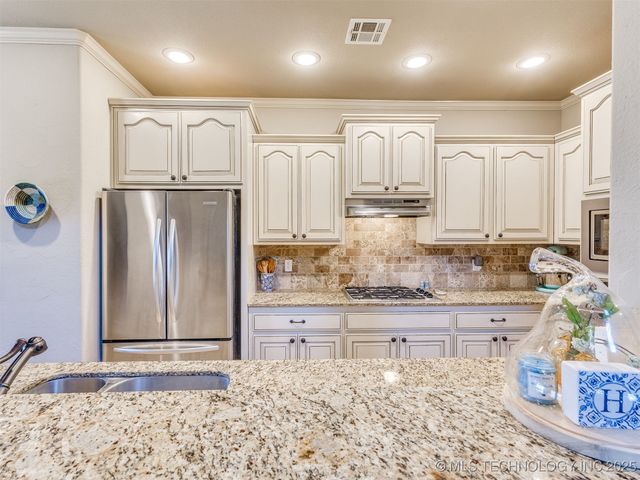 1004 W Elmira Street, Broken Arrow, OK 74012