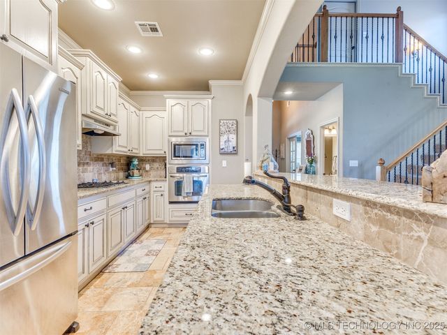 1004 W Elmira Street, Broken Arrow, OK 74012