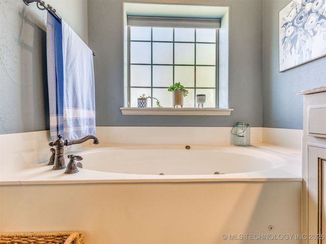 1004 W Elmira Street, Broken Arrow, OK 74012