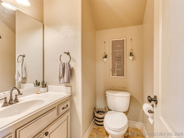 1004 W Elmira Street, Broken Arrow, OK 74012