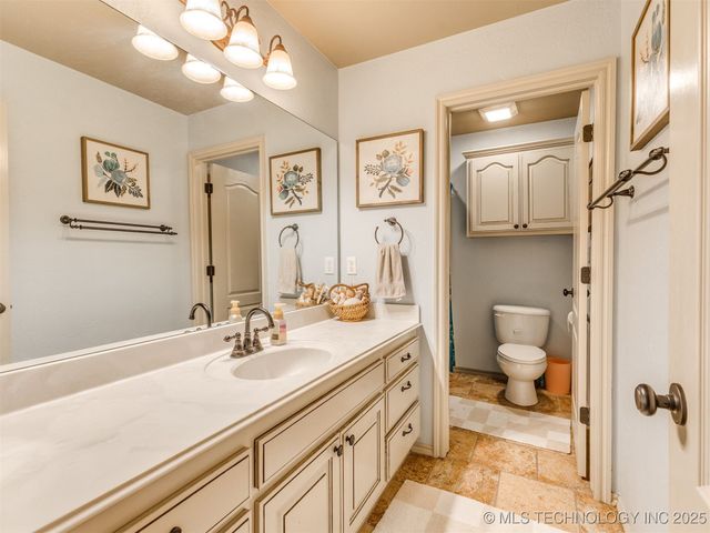 1004 W Elmira Street, Broken Arrow, OK 74012