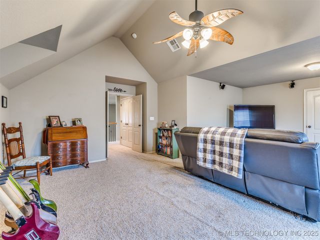 1004 W Elmira Street, Broken Arrow, OK 74012