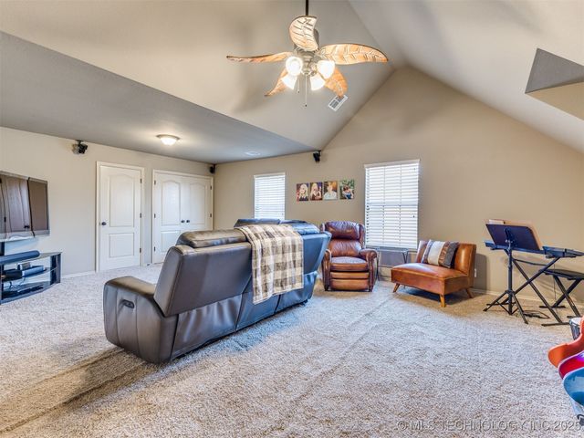 1004 W Elmira Street, Broken Arrow, OK 74012