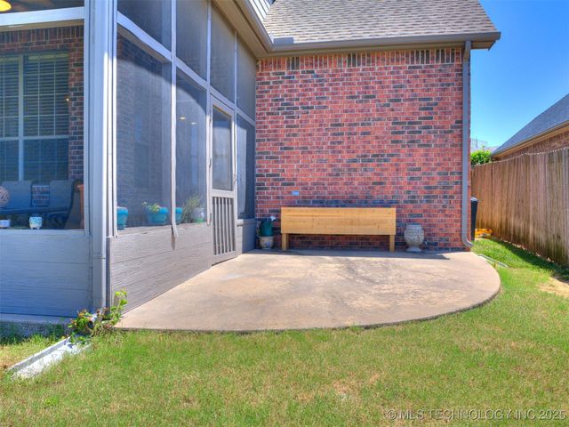 1004 W Elmira Street, Broken Arrow, OK 74012