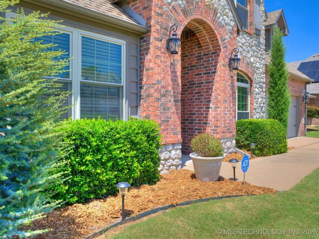 1004 W Elmira Street, Broken Arrow, OK 74012