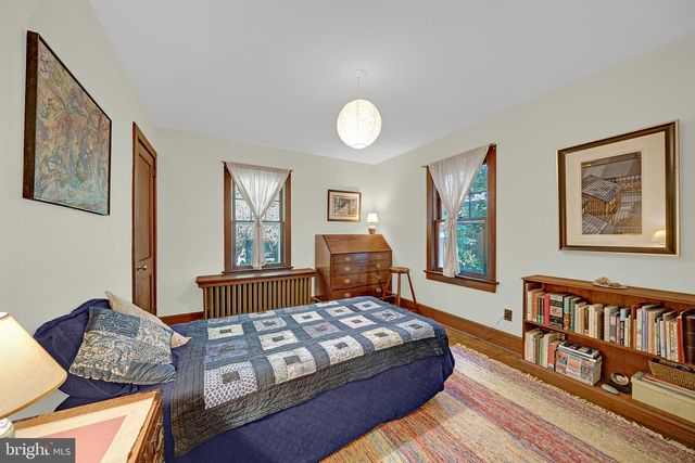 24 E PROSPECT ST, Hopewell, NJ 08525