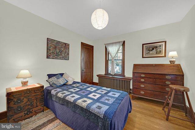 24 E PROSPECT ST, Hopewell, NJ 08525