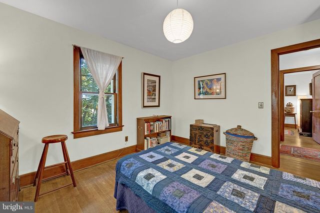24 E PROSPECT ST, Hopewell, NJ 08525