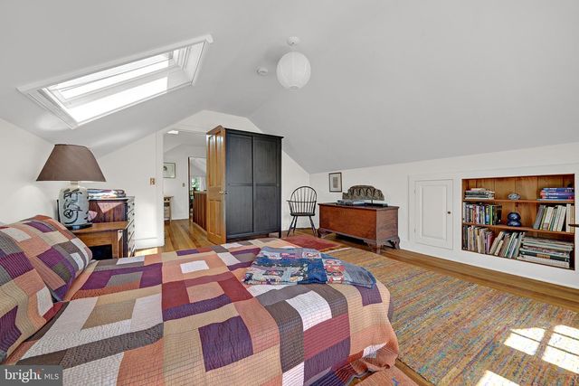 24 E PROSPECT ST, Hopewell, NJ 08525