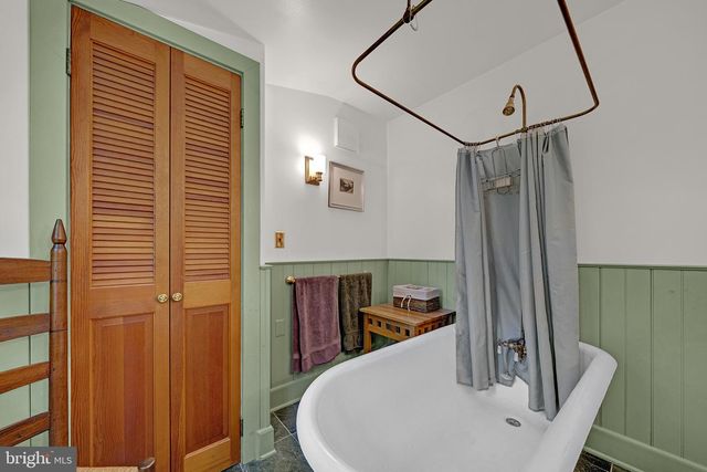24 E PROSPECT ST, Hopewell, NJ 08525