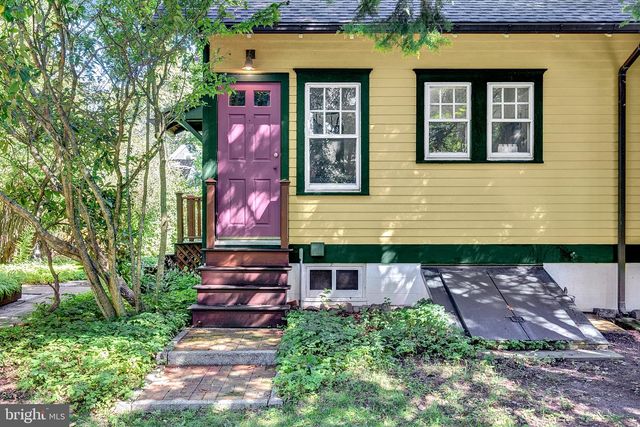 24 E PROSPECT ST, Hopewell, NJ 08525
