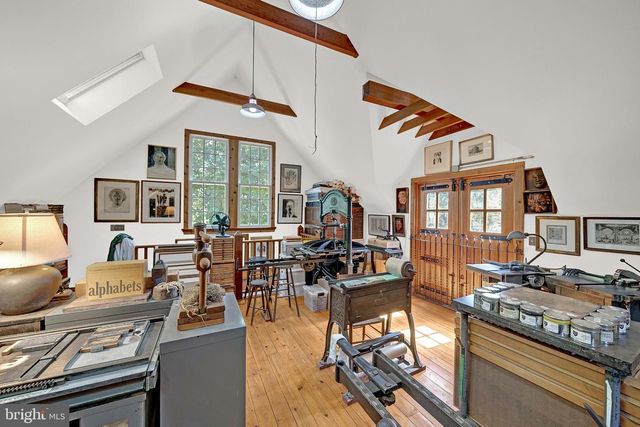 24 E PROSPECT ST, Hopewell, NJ 08525