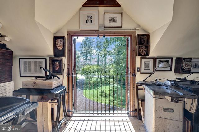 24 E PROSPECT ST, Hopewell, NJ 08525
