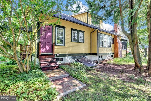 24 E PROSPECT ST, Hopewell, NJ 08525