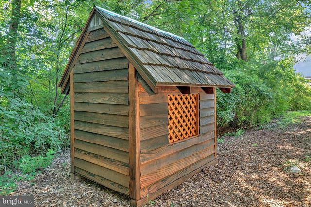 24 E PROSPECT ST, Hopewell, NJ 08525