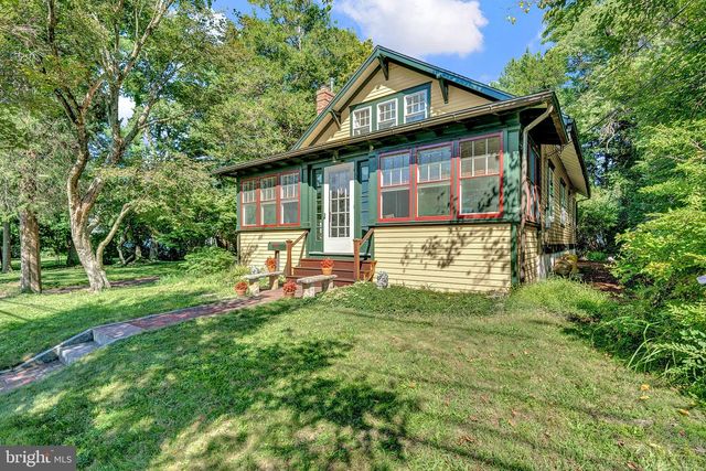 24 E PROSPECT ST, Hopewell, NJ 08525