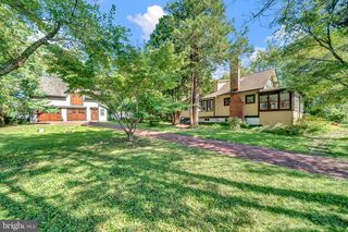 24 E PROSPECT ST, Hopewell, NJ 08525