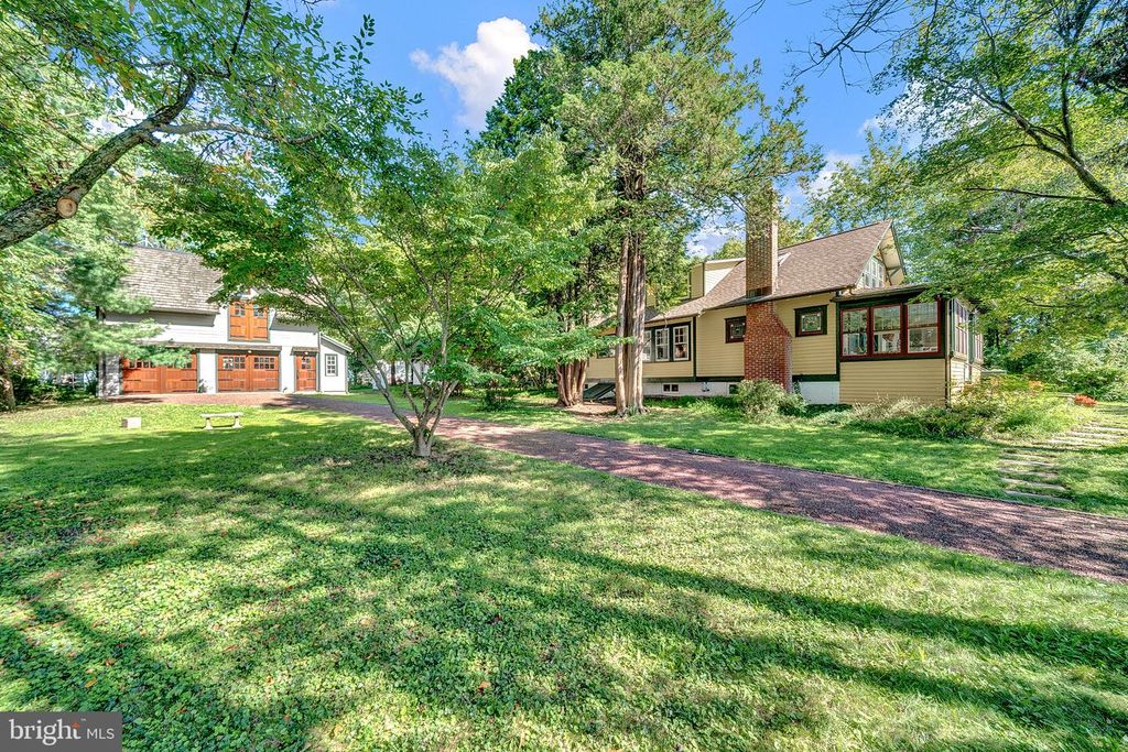 24 E PROSPECT ST, HOPEWELL, NJ 08525 — exterior