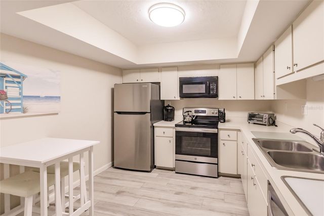 1055 W PEPPERTREE DRIVE 506AA, Sarasota, FL 34242