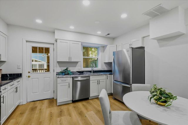 109 CLIFFORD AVE, Alexandria, VA 22305