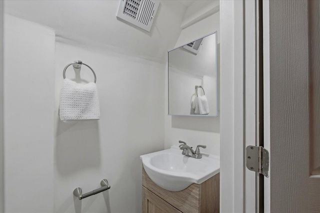 109 CLIFFORD AVE, Alexandria, VA 22305