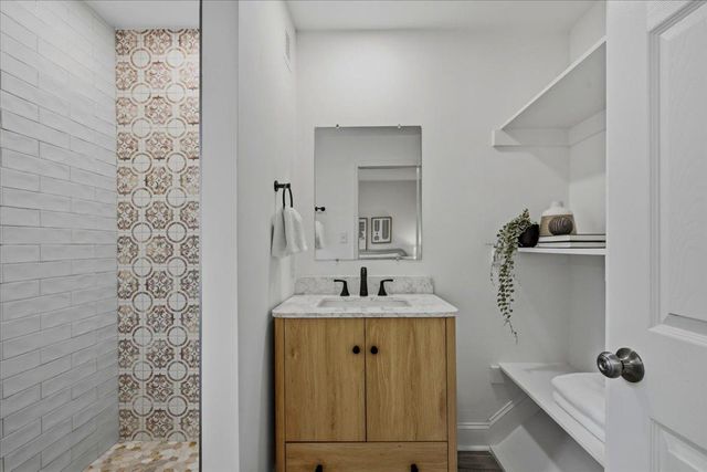 109 CLIFFORD AVE, Alexandria, VA 22305