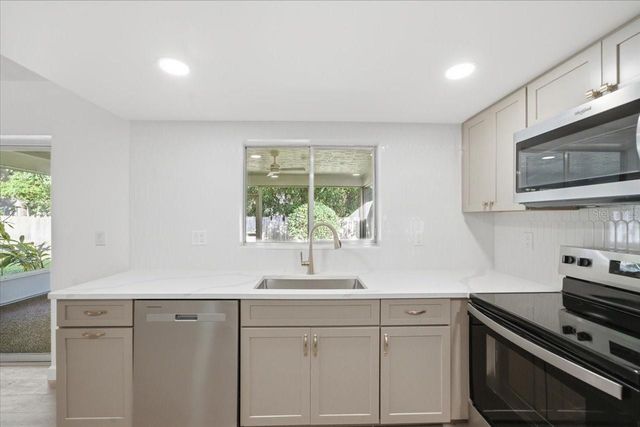 16113 TAMPA STREET, Lutz, FL 33548