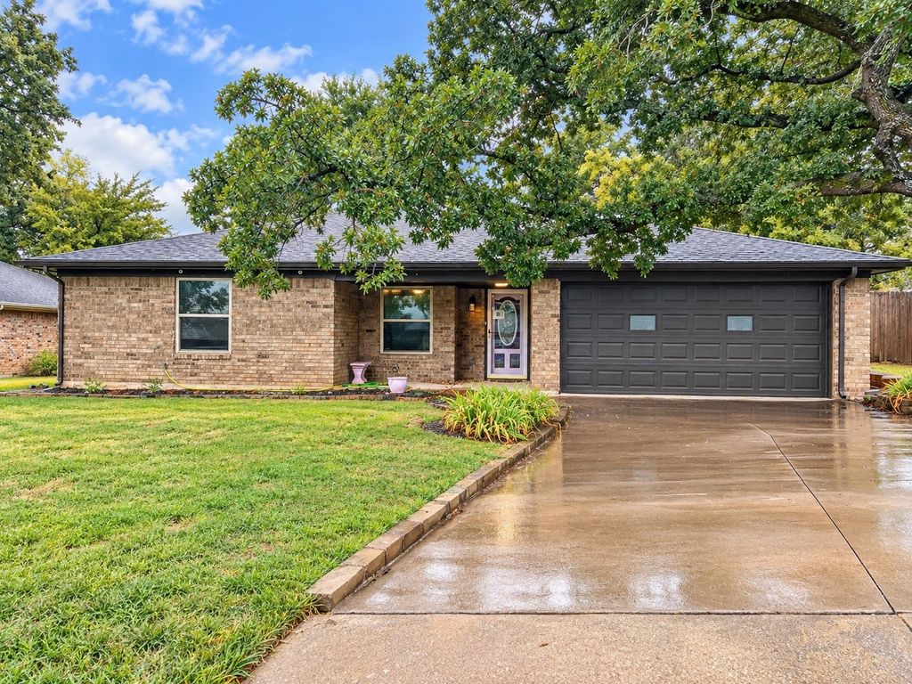 612 State Street, Weatherford, TX 76086 — exterior