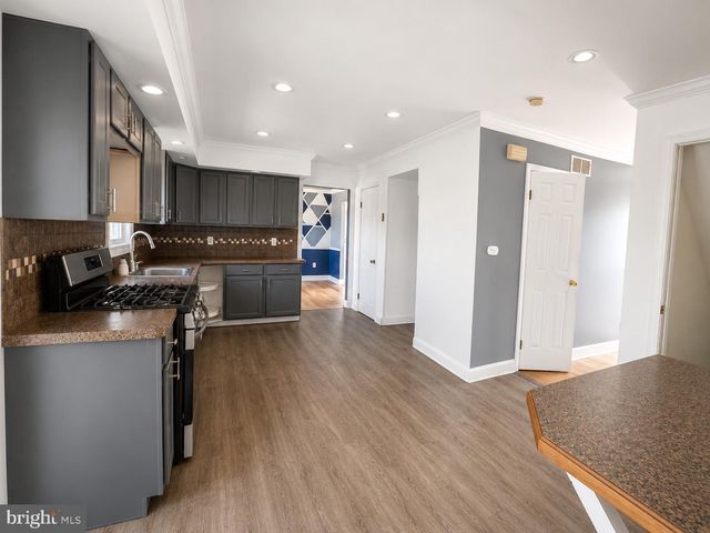 2017 CHESTNUT ST, Holmes, PA 19043