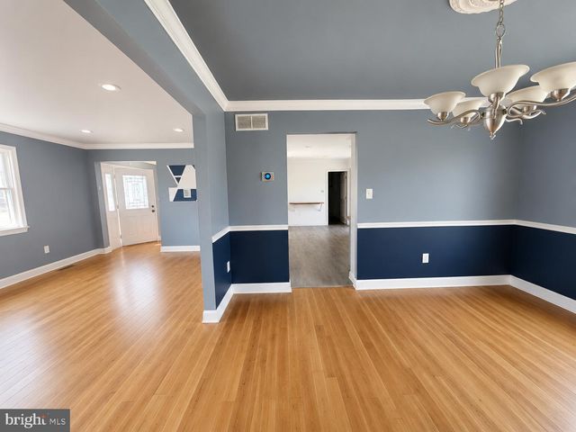 2017 CHESTNUT ST, Holmes, PA 19043
