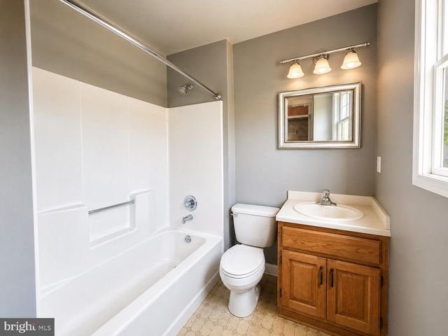 2017 CHESTNUT ST, Holmes, PA 19043