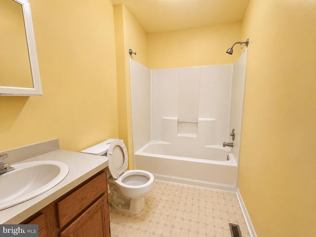 2017 CHESTNUT ST, Holmes, PA 19043
