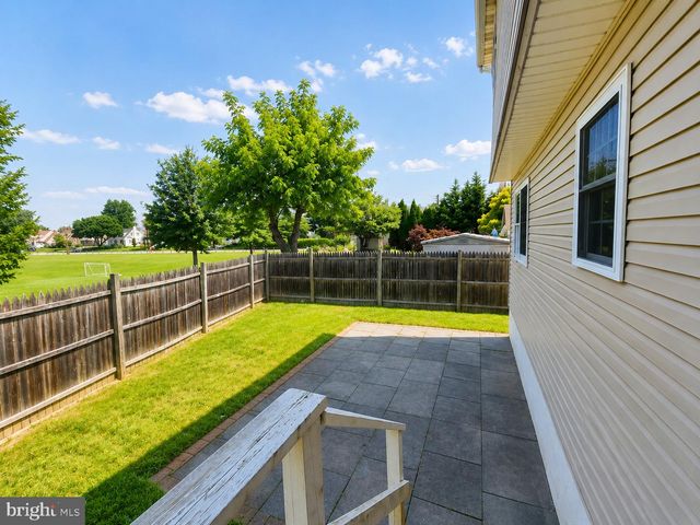 2017 CHESTNUT ST, Holmes, PA 19043